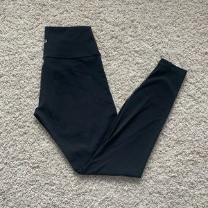 Black Lululemon Wunder Unders size 8 28”